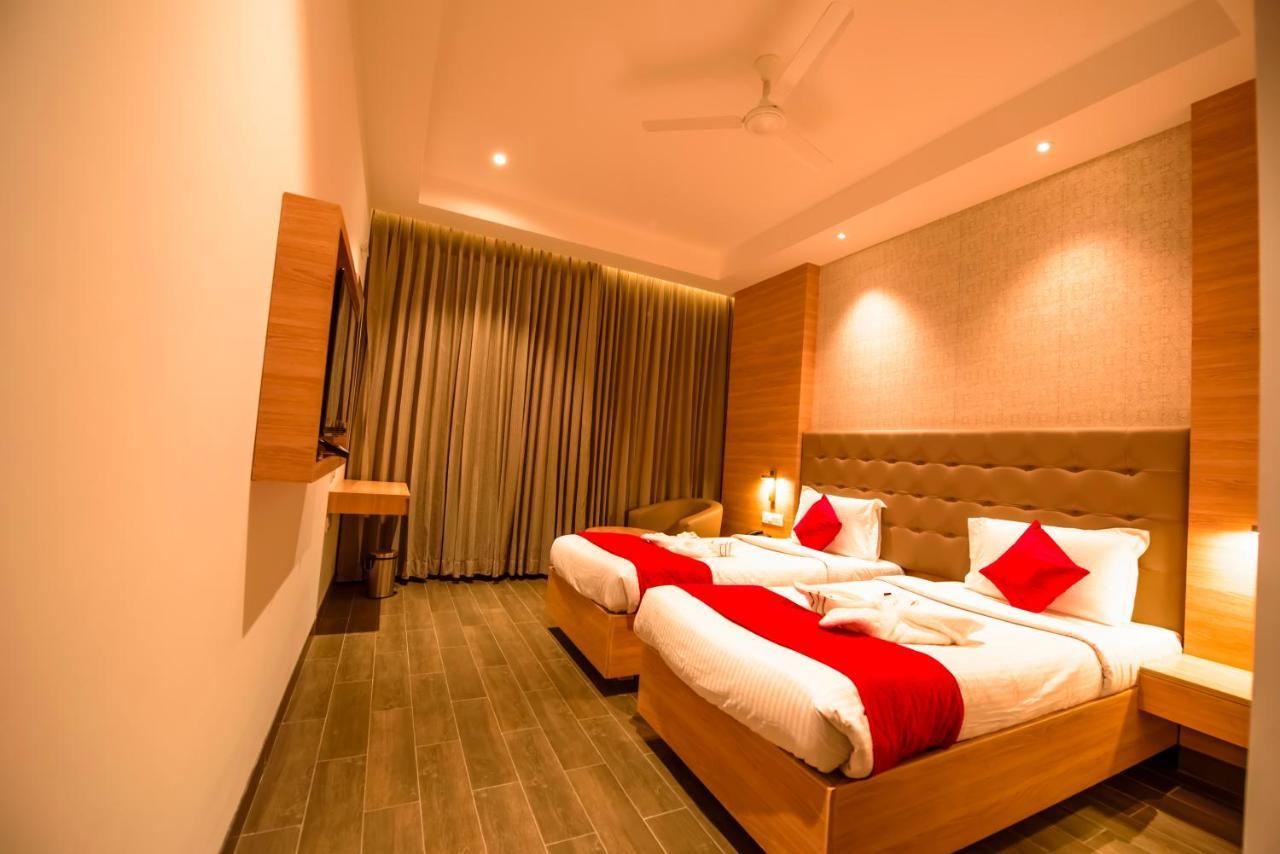 Hotel Annamalai Bahur Buitenkant foto