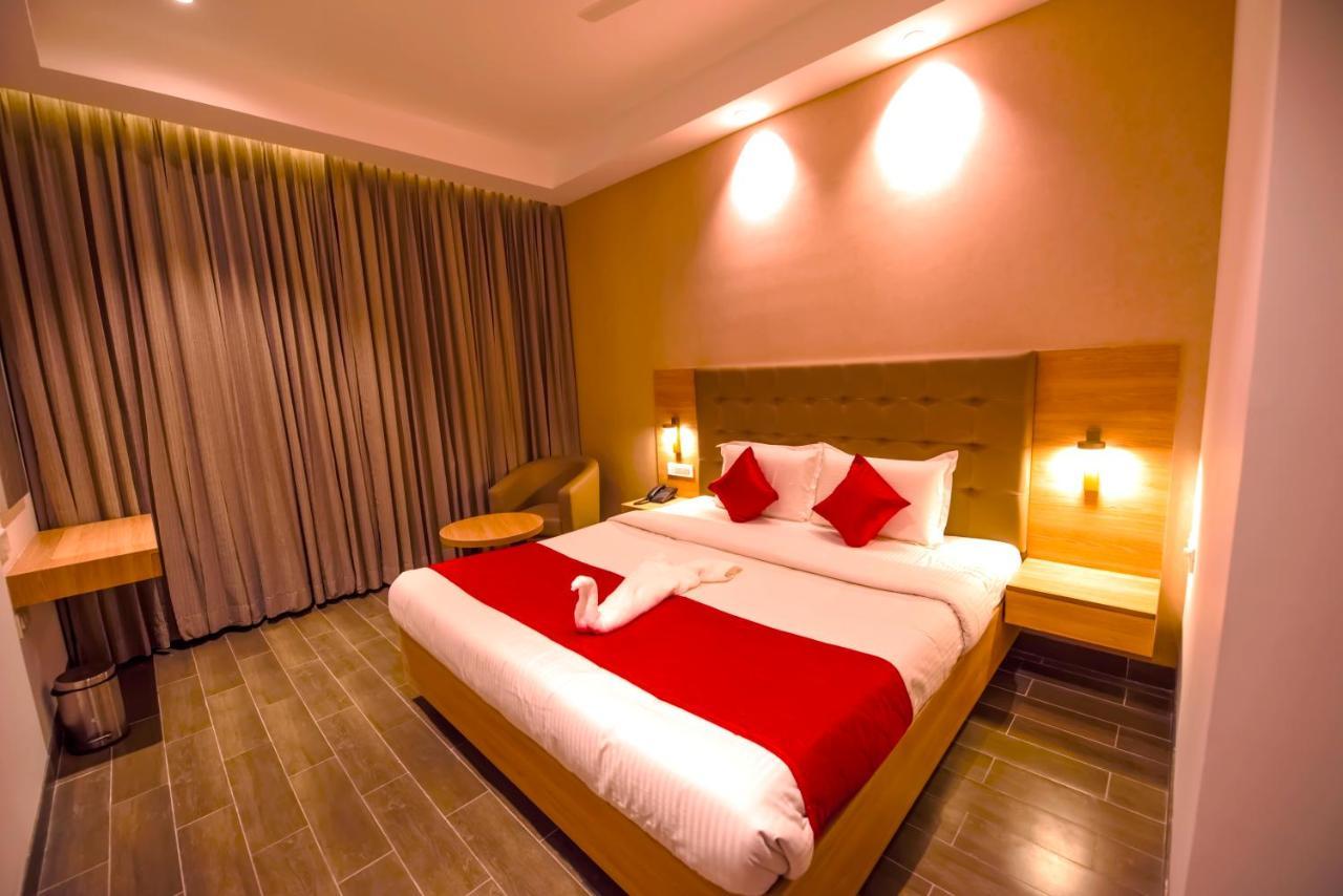 Hotel Annamalai Bahur Buitenkant foto