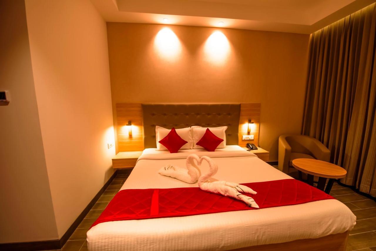 Hotel Annamalai Bahur Buitenkant foto