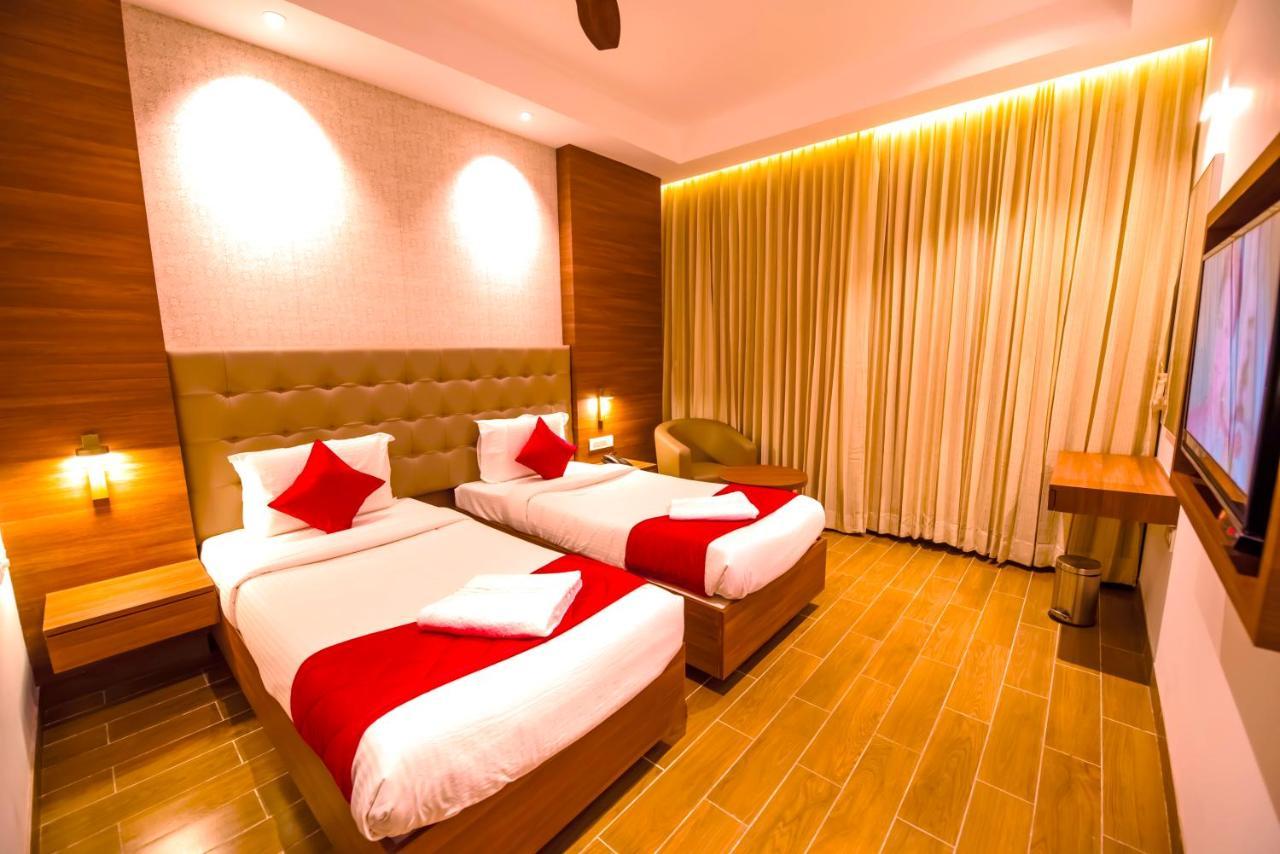 Hotel Annamalai Bahur Buitenkant foto
