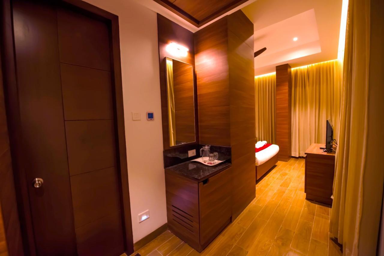 Hotel Annamalai Bahur Buitenkant foto