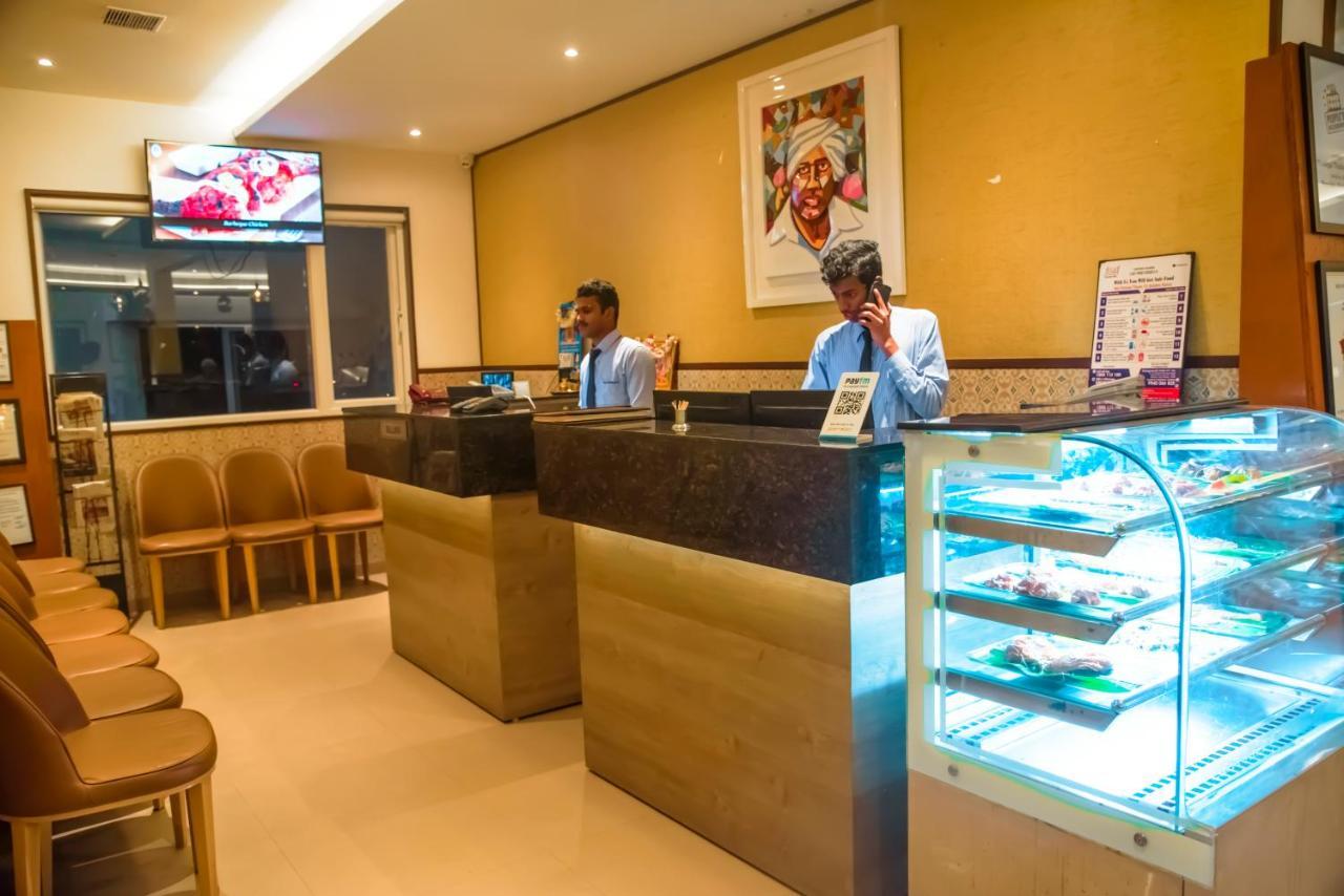 Hotel Annamalai Bahur Buitenkant foto